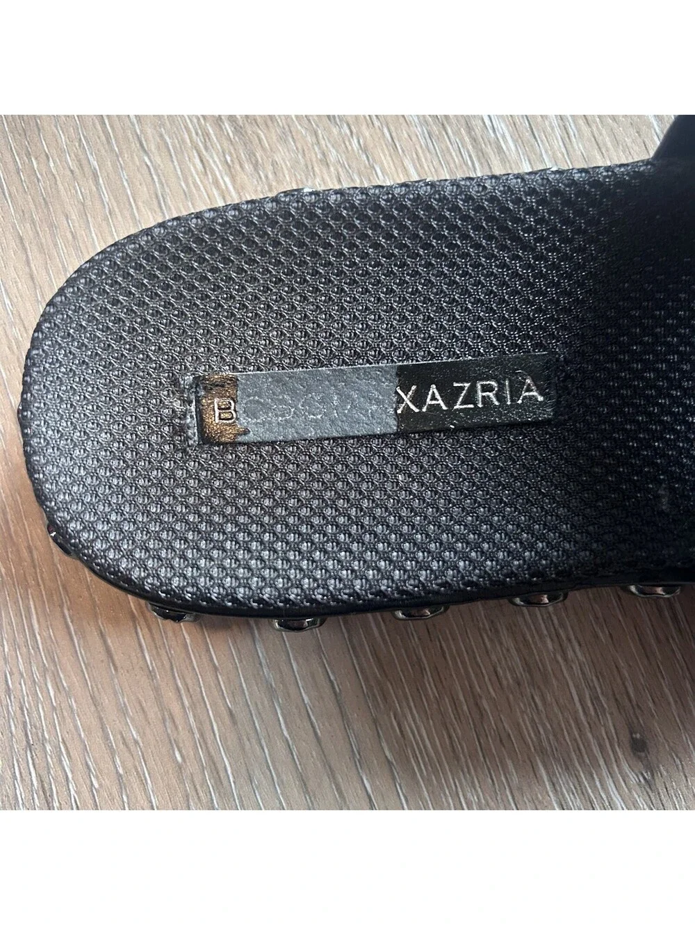 BCBG Soft Black Leather Silver Studded Slide Sandals Women’s Size 8.5